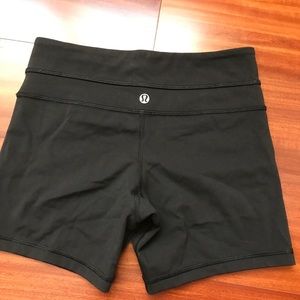 Lululemon spandex size 4
